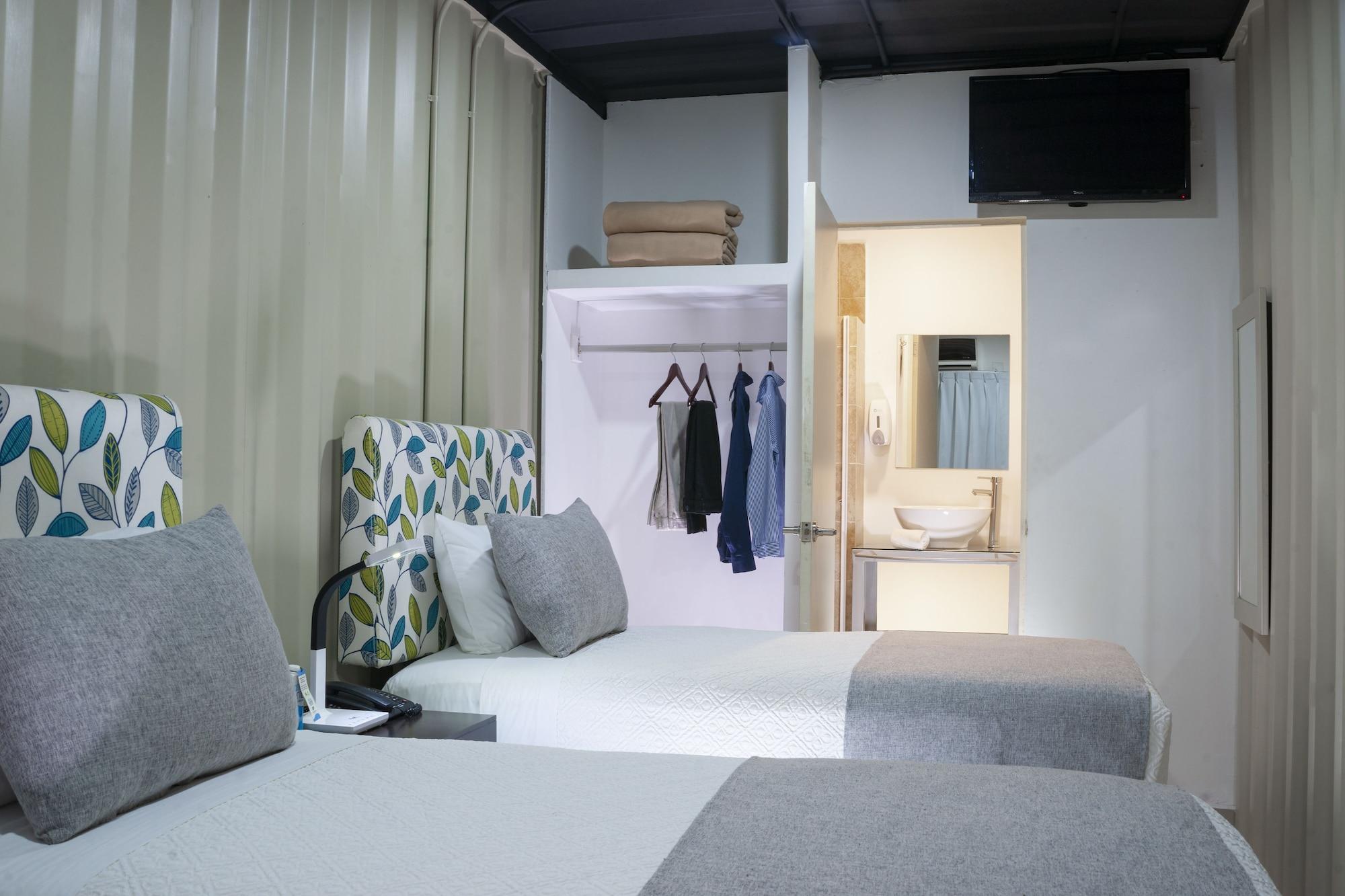 Container Inn Hotel Aeropuerto Пуерто Валярта Екстериор снимка
